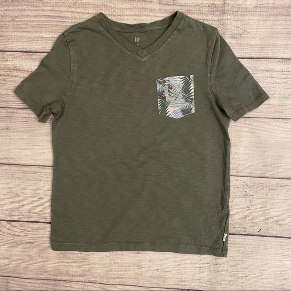 GAP Other - Gap t-shirt size S 6/7 boys